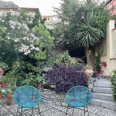Carla, A Charming In The Center Of Villa Taormina