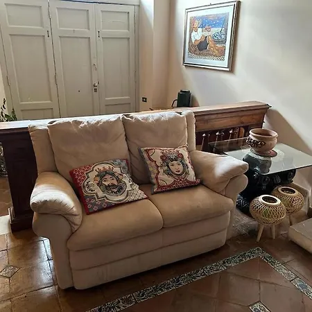 Carla, A Charming In The Center Of Villa Taormina