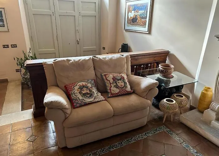 Carla, A Charming In The Center Of Villa Taormina