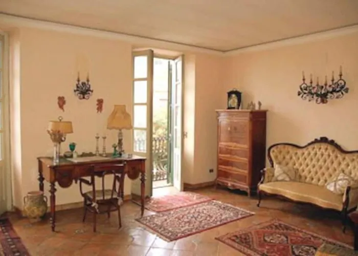 Carla, A Charming In The Center Of Villa Taormina