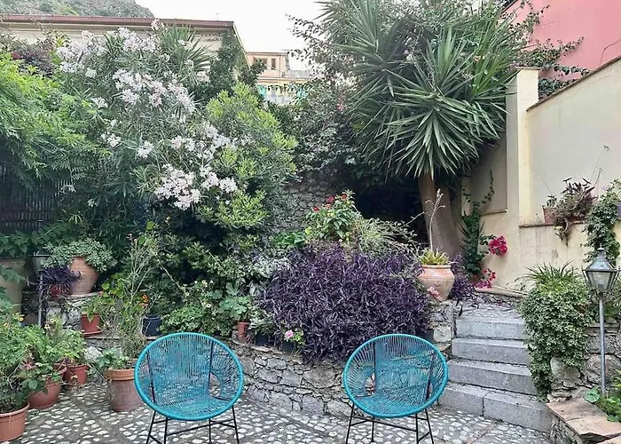 Carla, A Charming In The Center Of Villa Taormina