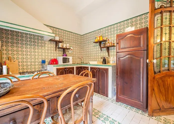 Villa Carla, A Charming In The Center Of *